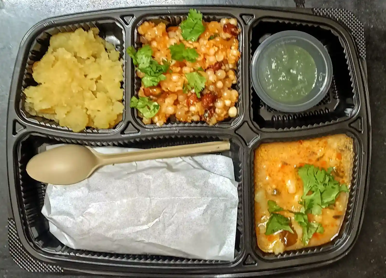Vrat thali sabudana khichdi rajgira puri aloo sabzi Mithora Kitchen Jaipur
